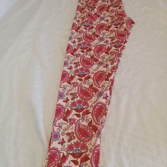 Stretchy 3/4 legging with paisley design Small - Picture 2 of 7